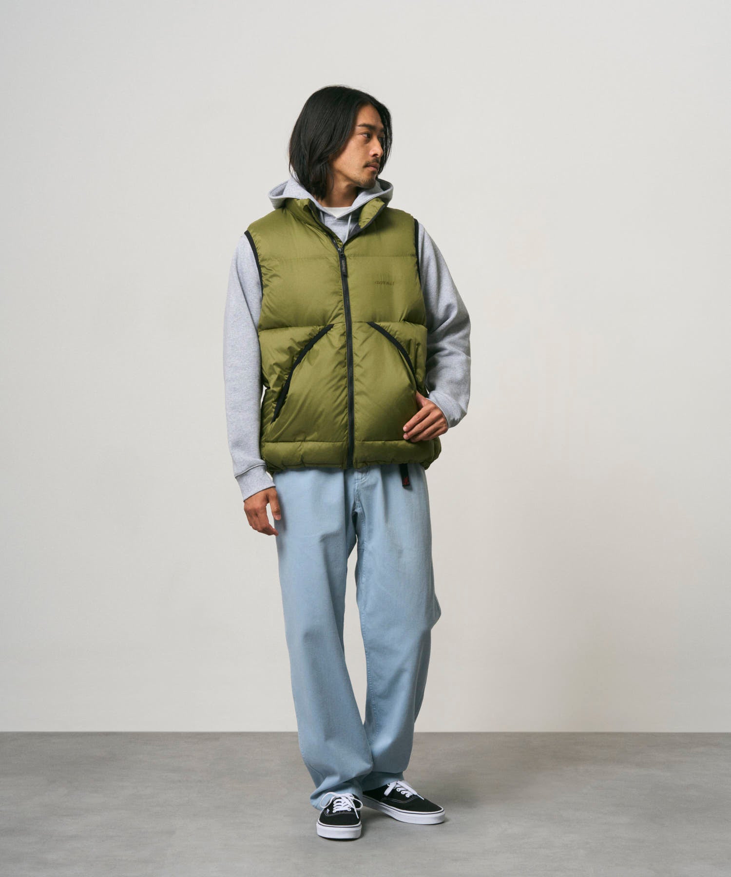G102-OGT_DUSTY-BLUE-PIGMENT_fitting_M2