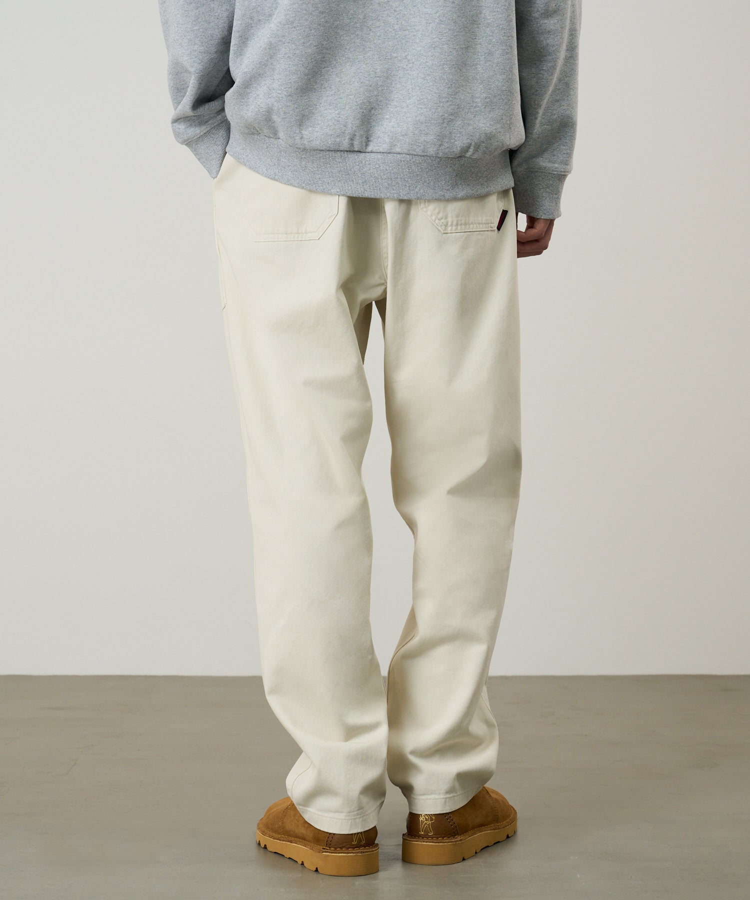 G114-OGT_GREIGE_fitting_M5
