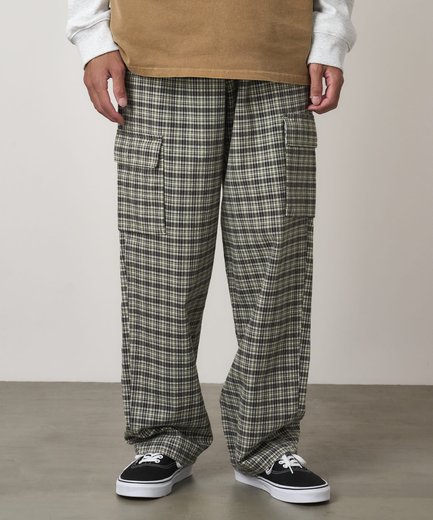 G5FU-P011_CHECKEREDPLAID_fitting_U4