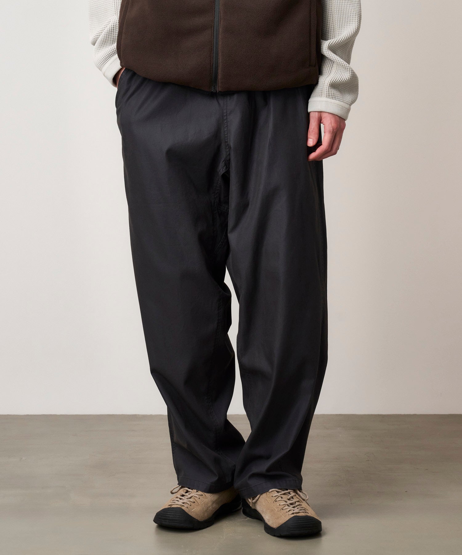 G5FU-P035_VINTAGEBLACK_fitting_U2