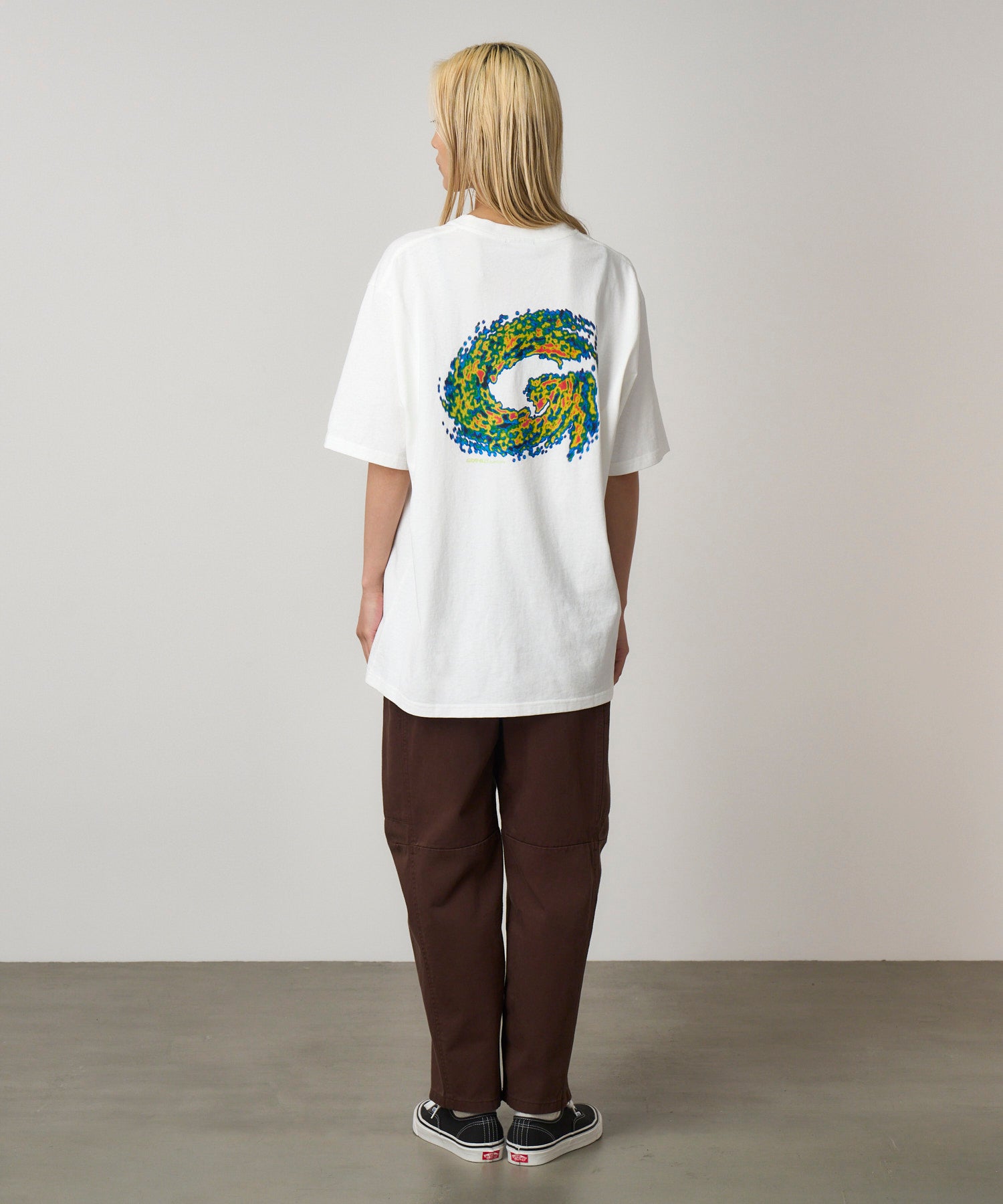 G5FU-T082_WHITE_fitting_U3