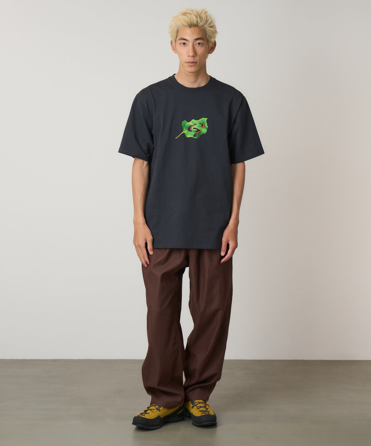 G5FU-T084_VINTAGEBLACK_fitting_U1