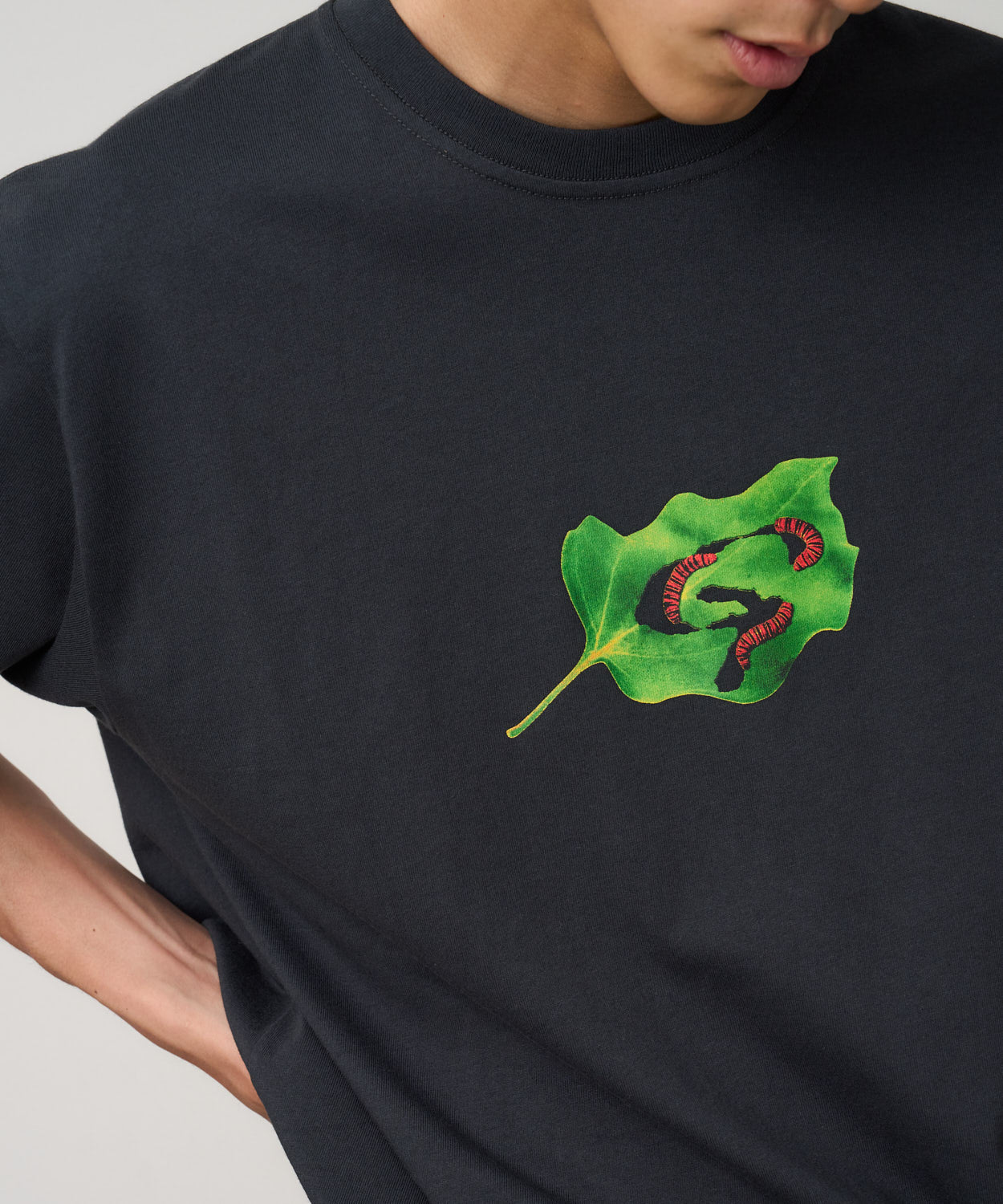 G5FU-T084_VINTAGEBLACK_fitting_U2