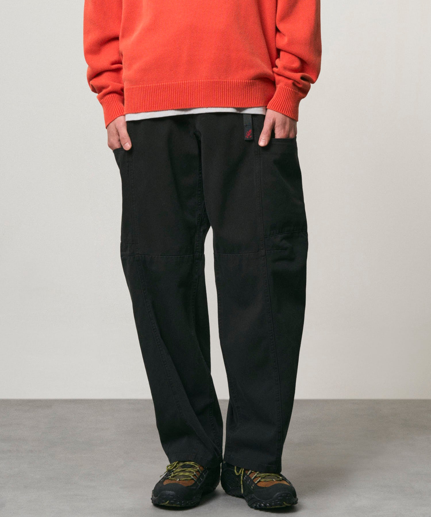 G5SM-P086_BLACK_fitting_M1