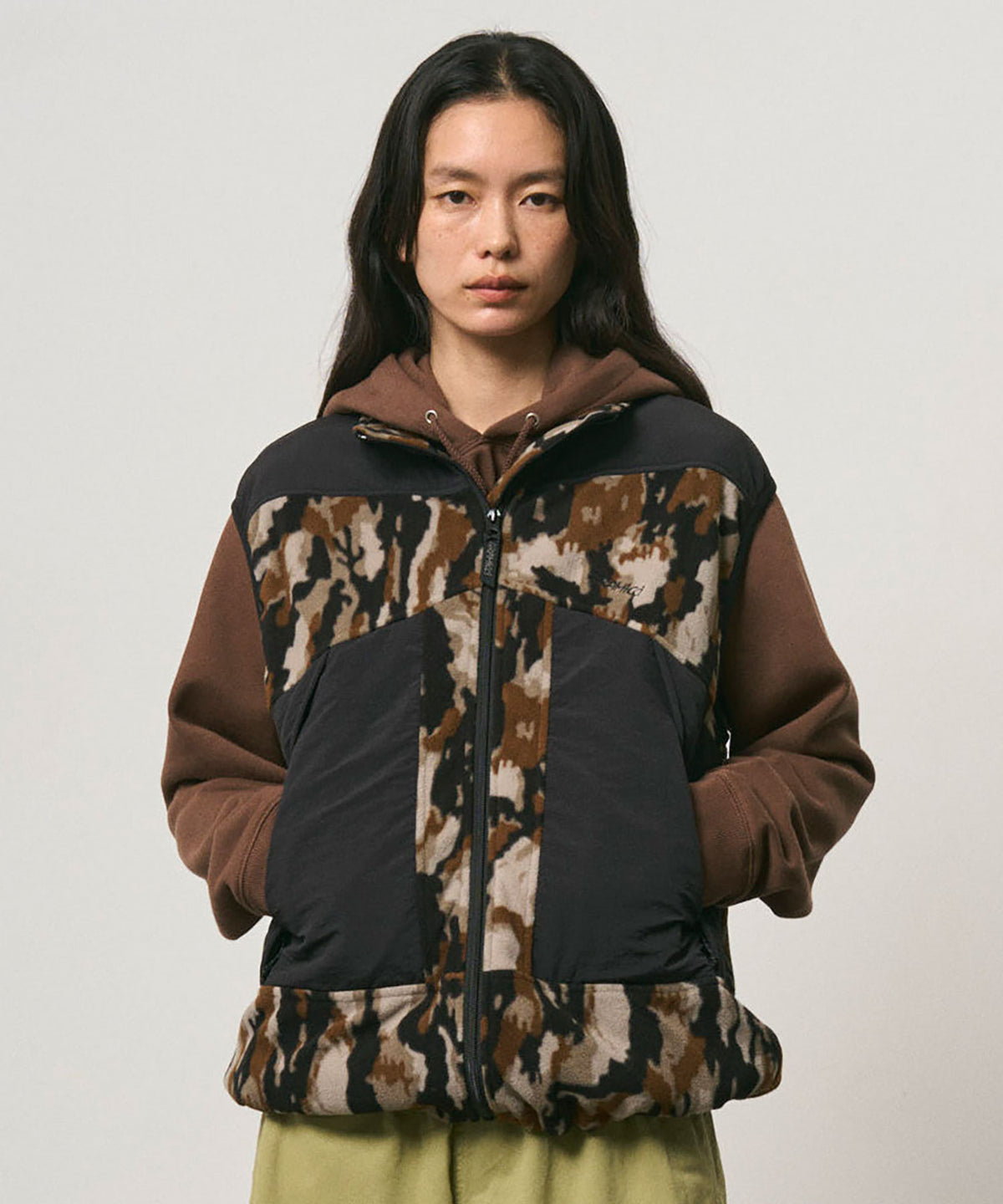 G6FM-J002_BARKCAMO_fitting_W1