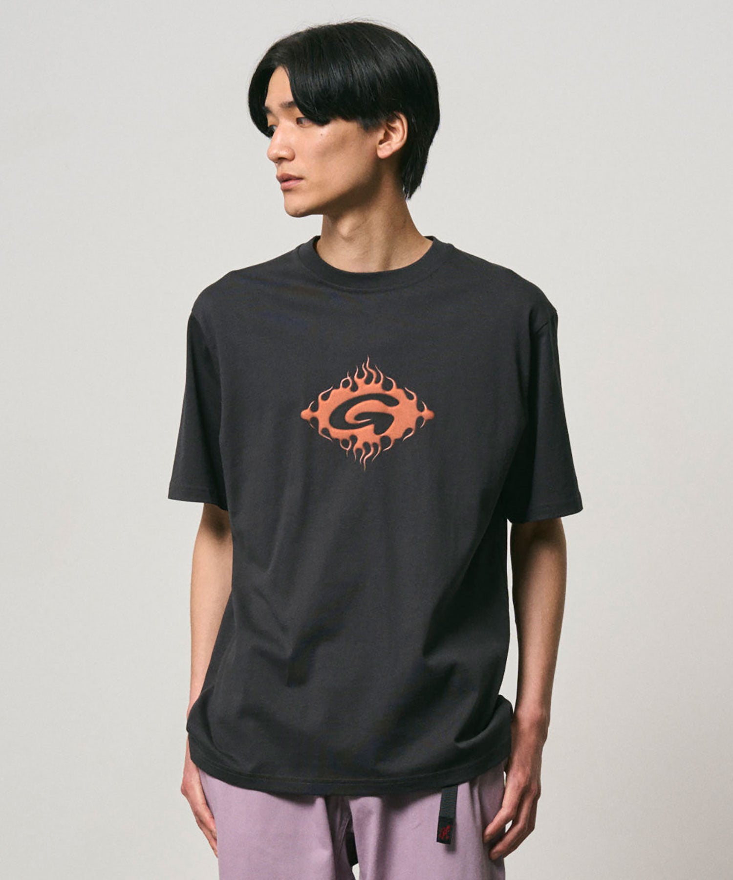 G6FM-T082_VINTAGEBLACK_fitting_M1
