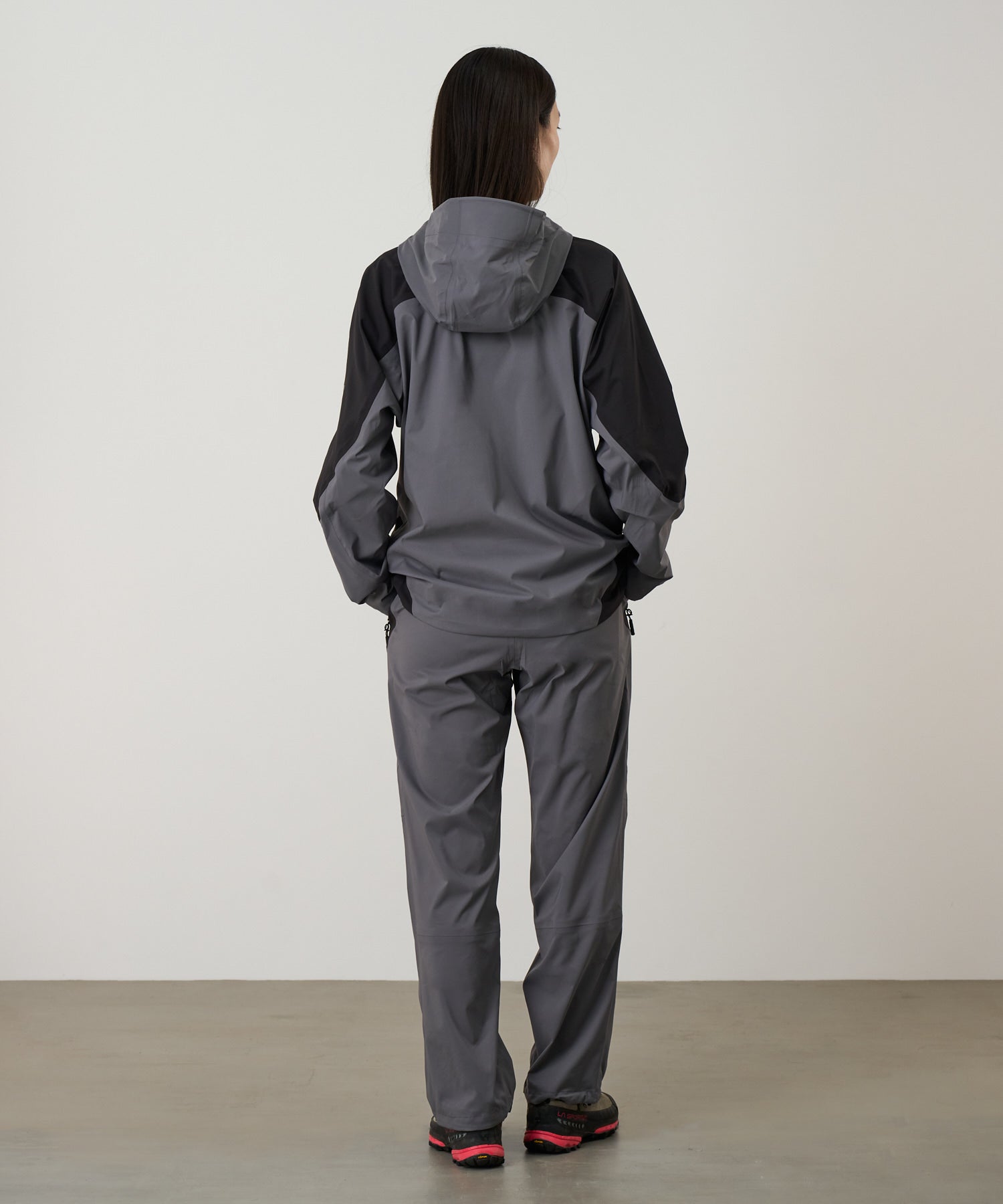 G6SU-J047_BLACK_fitting_W3