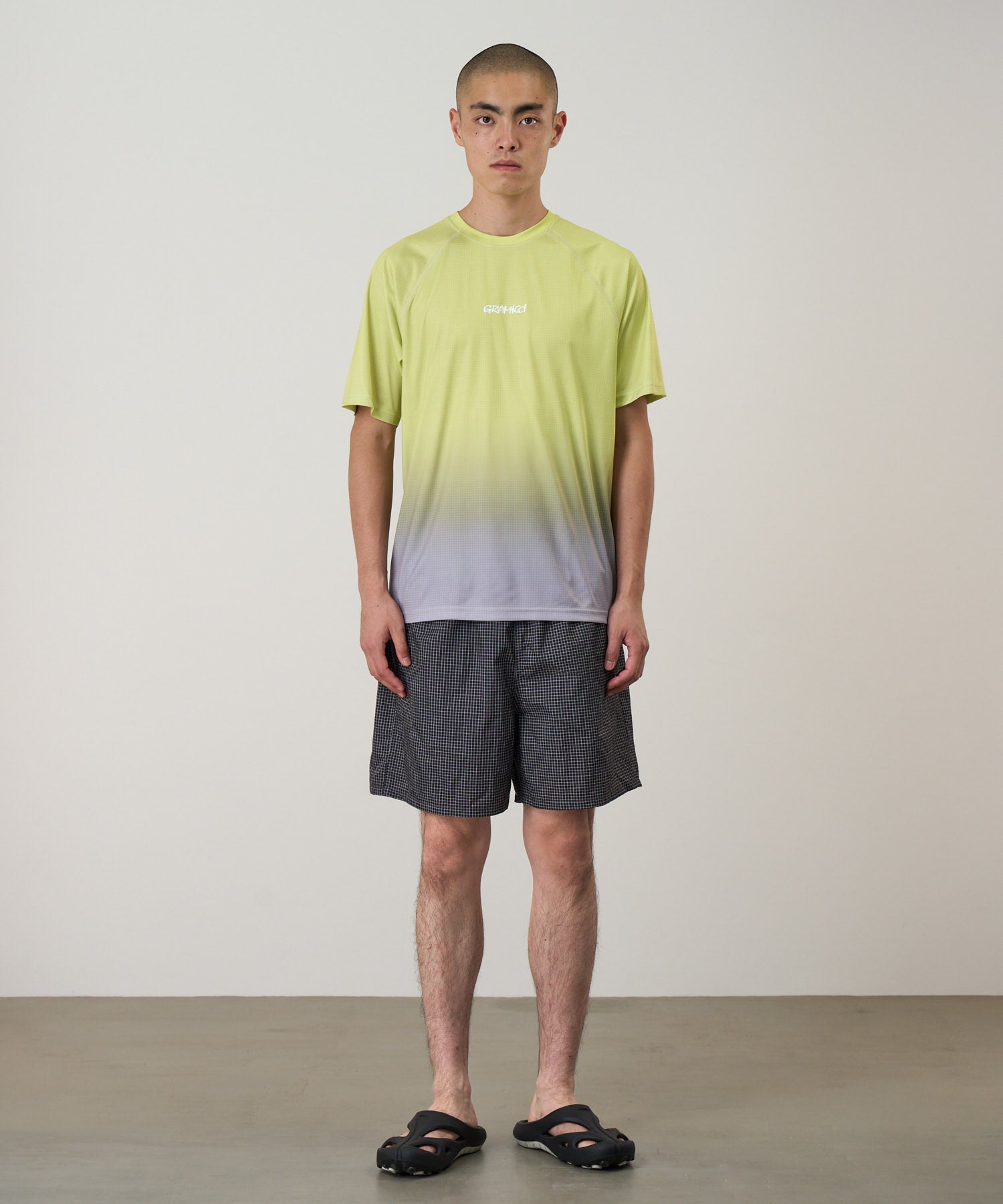 G6SU-P052_BLACK_fitting_M1