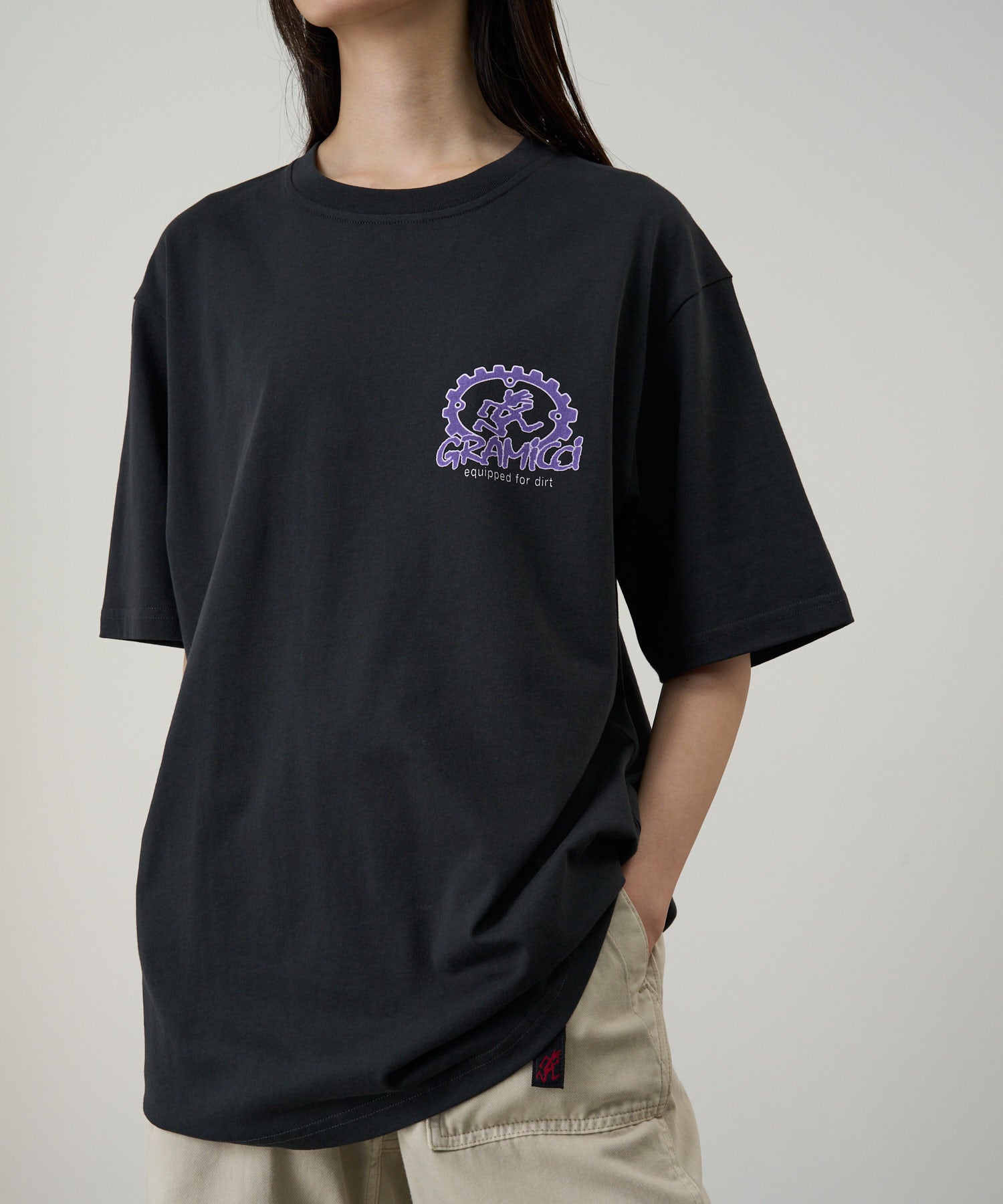 G6SU-T102_VINTAGEBLACK_fitting_W2