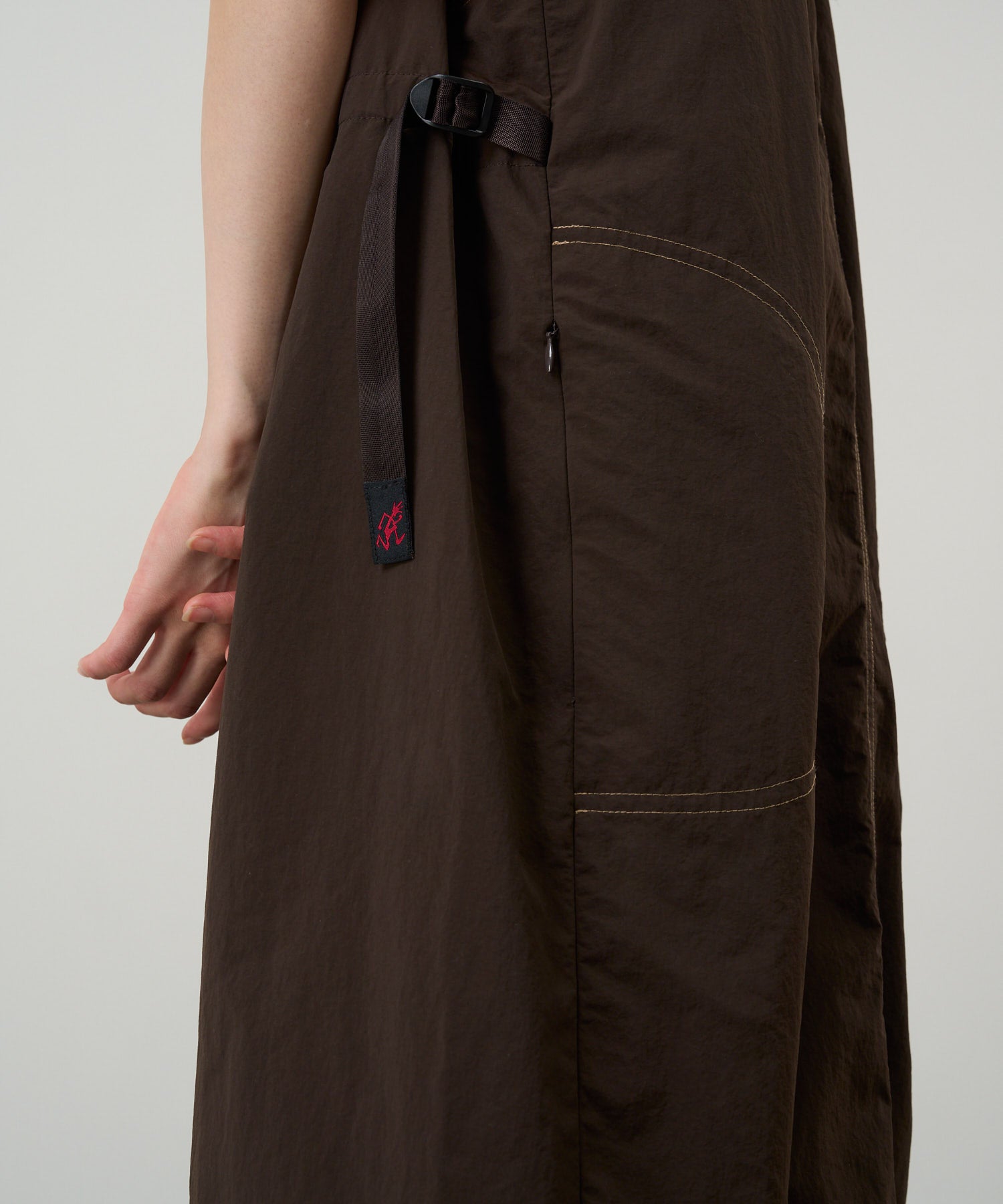 G6SW-J079_CHOCOLATE_fitting_W4