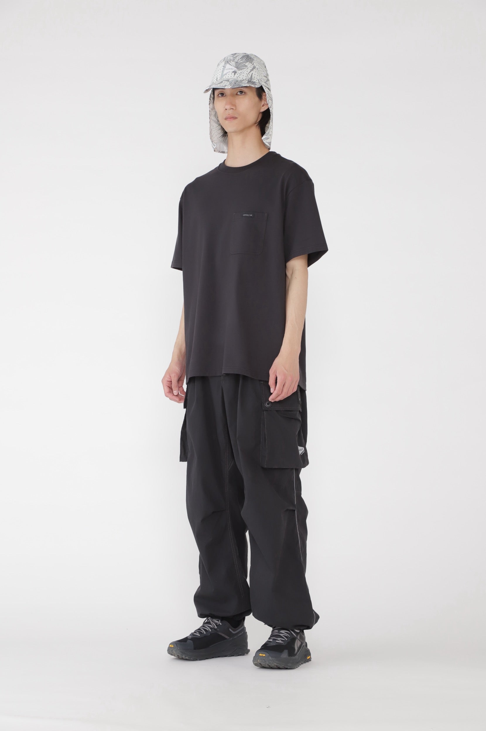 GUT4-S3007_BLACK_fittingU1