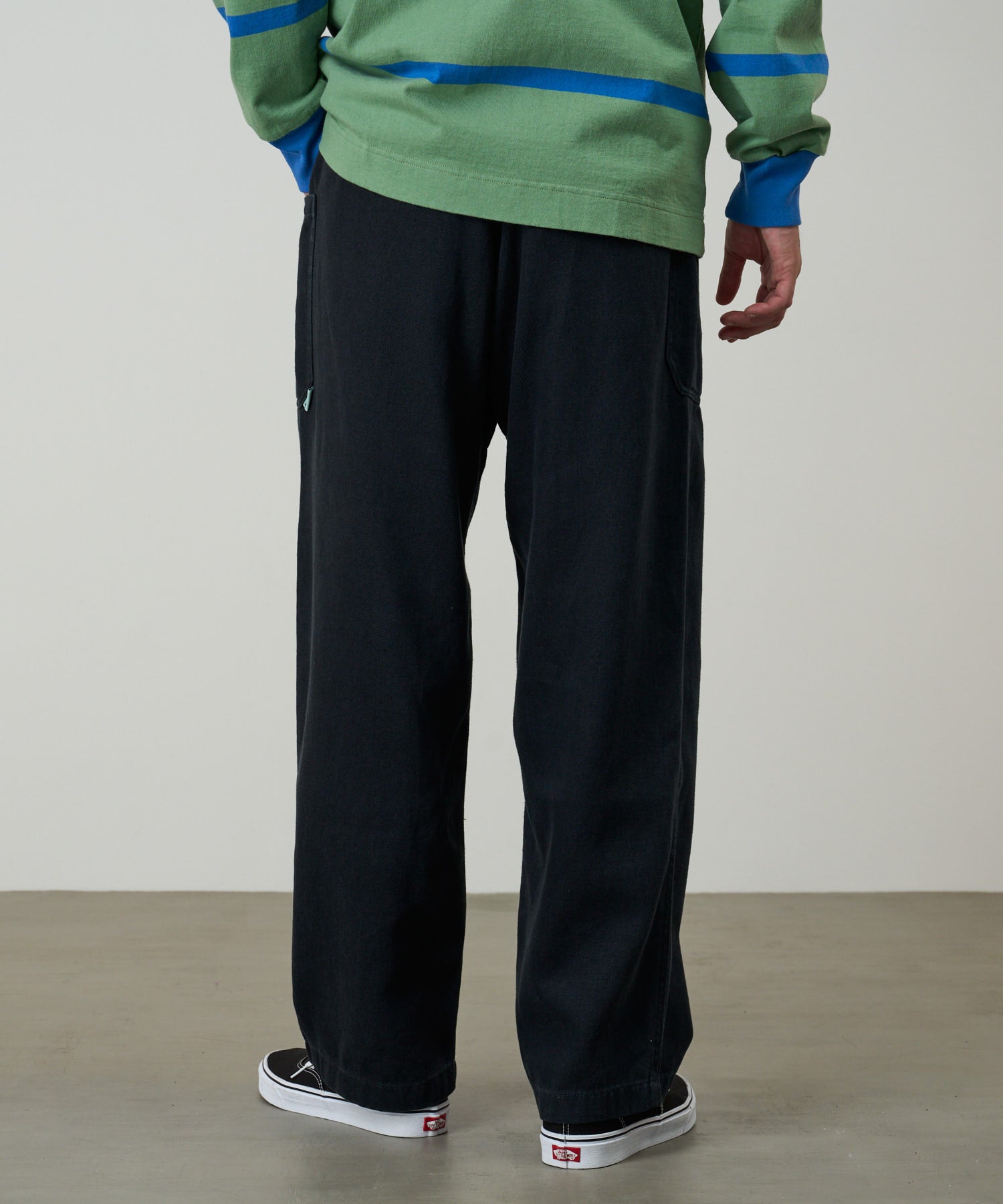 Hemp Relaxed Pant Carbon by Gramicci side view – relaxed fit hemp cotton outdoor pants with belt