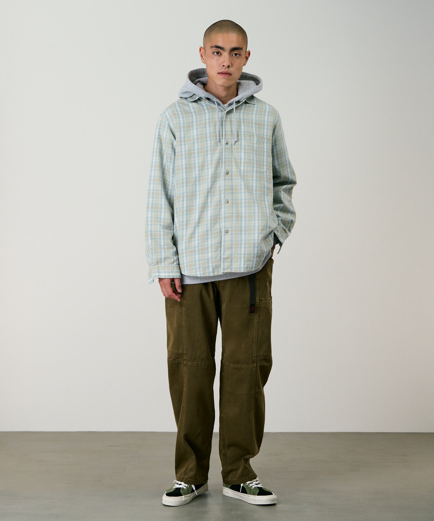 Voyager Pant Bark Pigment model front view relaxed fit pants