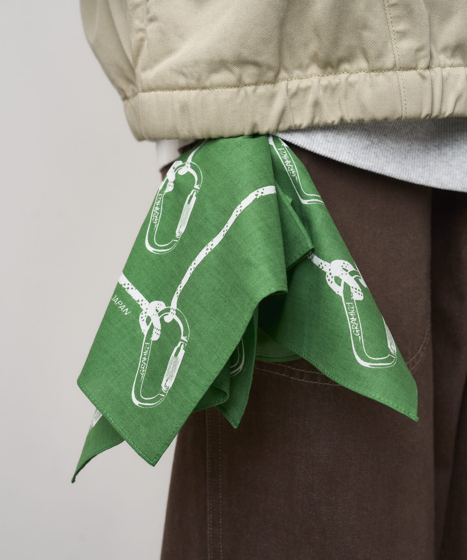 G5FA-008-D_GREEN_fitting_U1