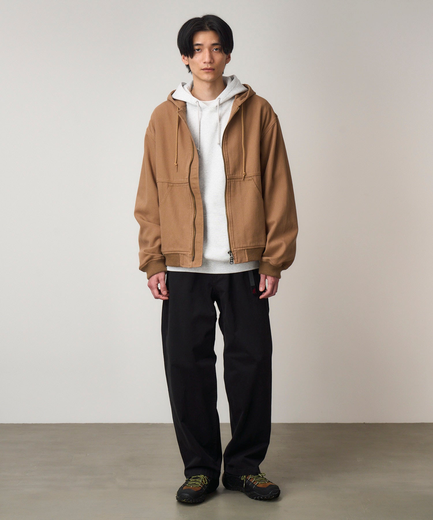 G5FM-P142_BLACK_fitting_M1