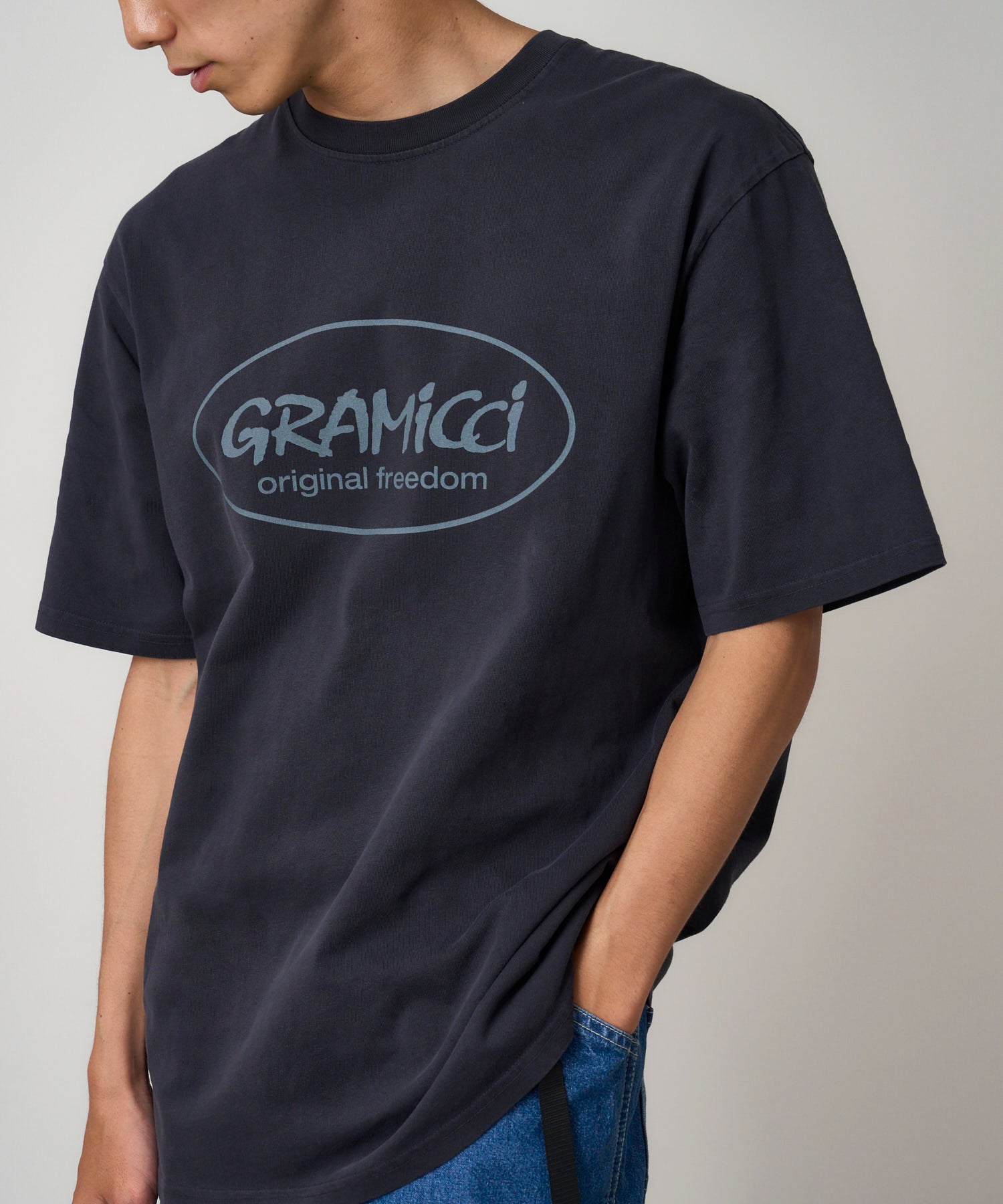 G5FU-T085_NAVYPIGMENT_fitting_U2