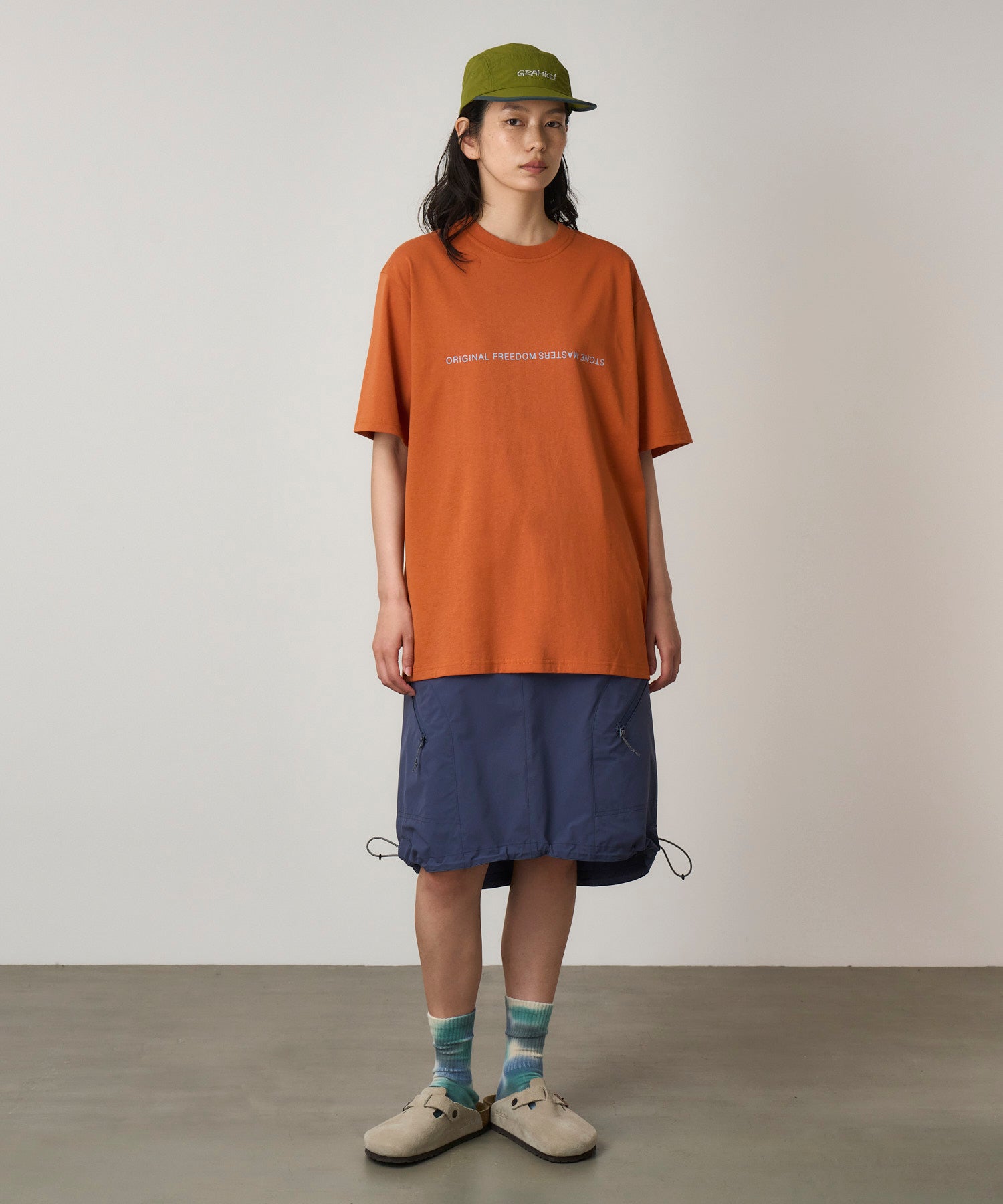 G5FU-T086_BURNTORANGE_fitting_U1