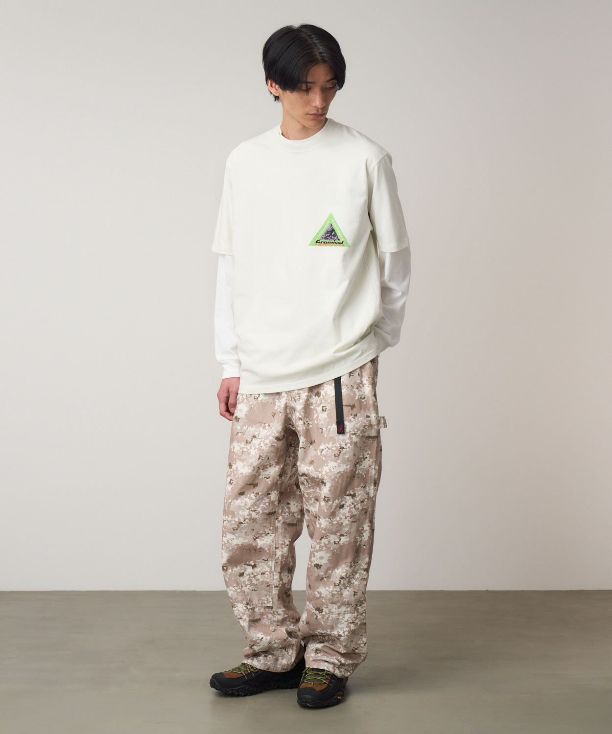 G5FU-T137_VINTAGEWHITE_fitting_U2