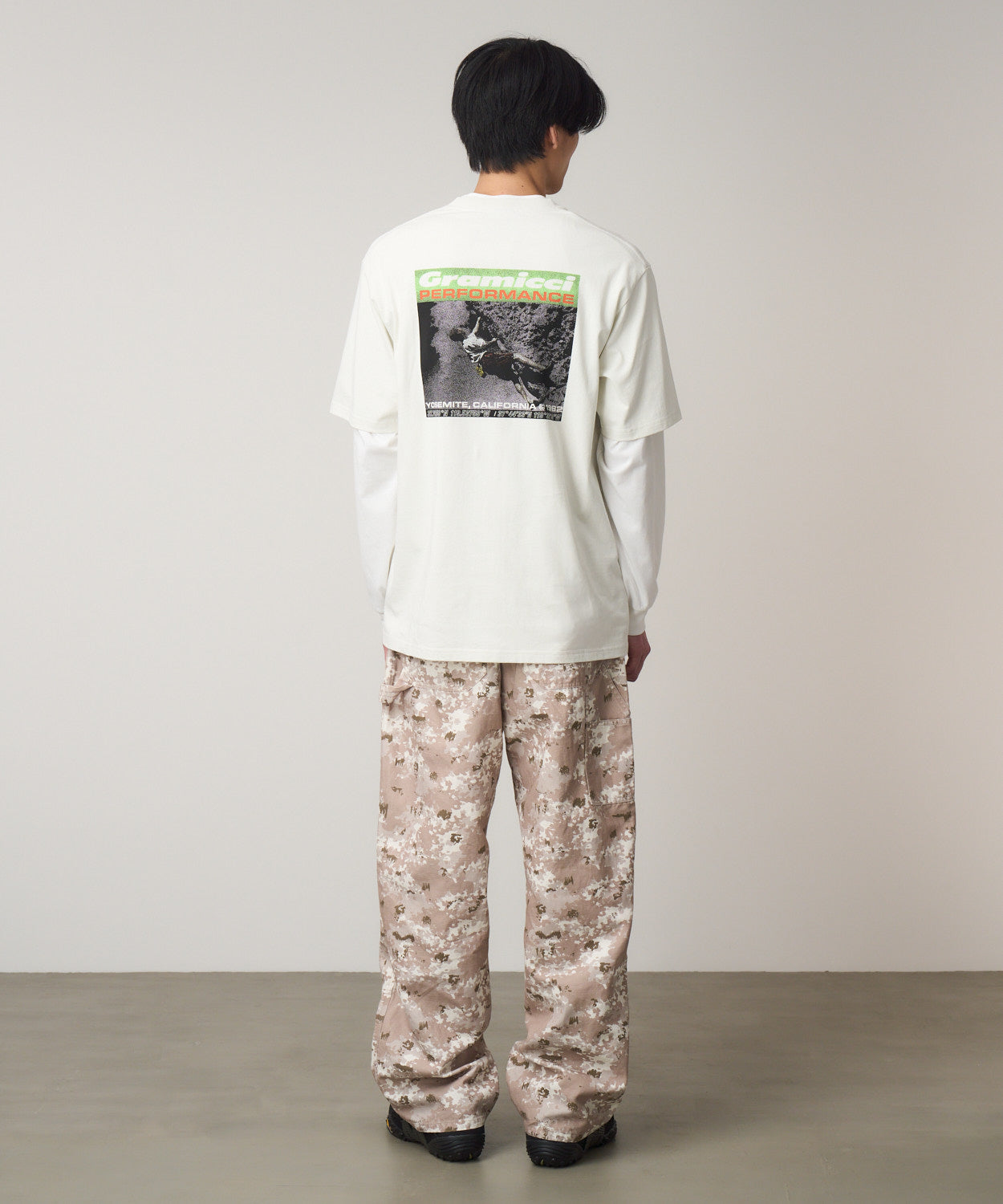 G5FU-T137_VINTAGEWHITE_fitting_U3