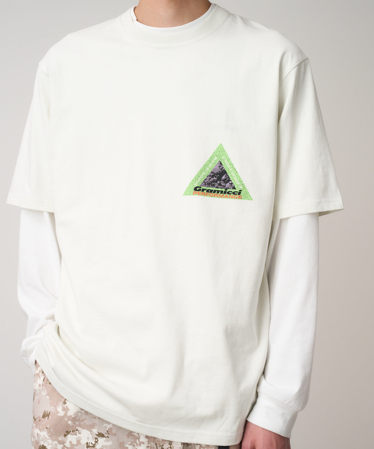 G5FU-T137_VINTAGEWHITE_fitting_U4