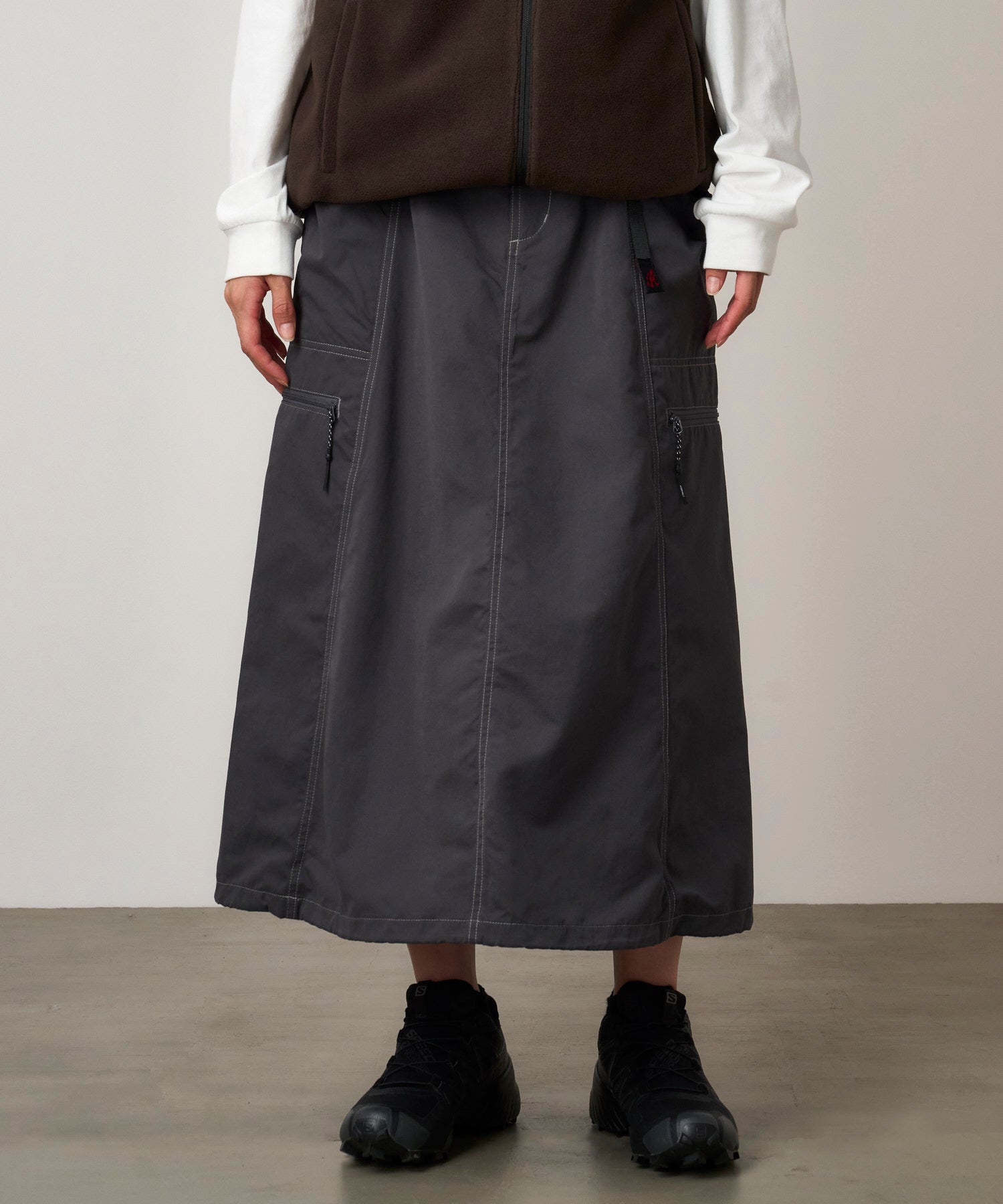 G5FW-SK067_CHARCOAL_fitting_W2