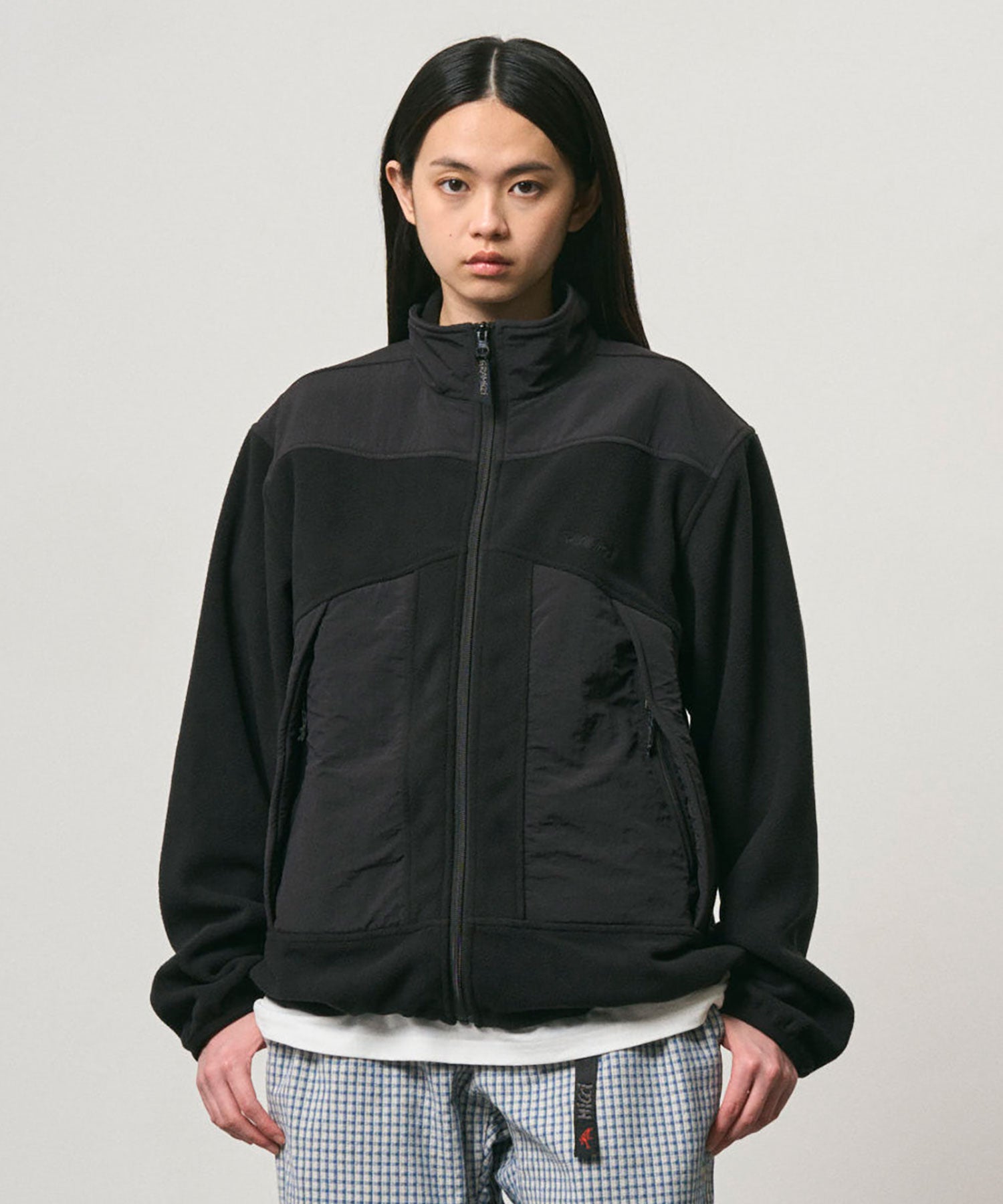 G6FM-J001_BLACK_fitting_W1