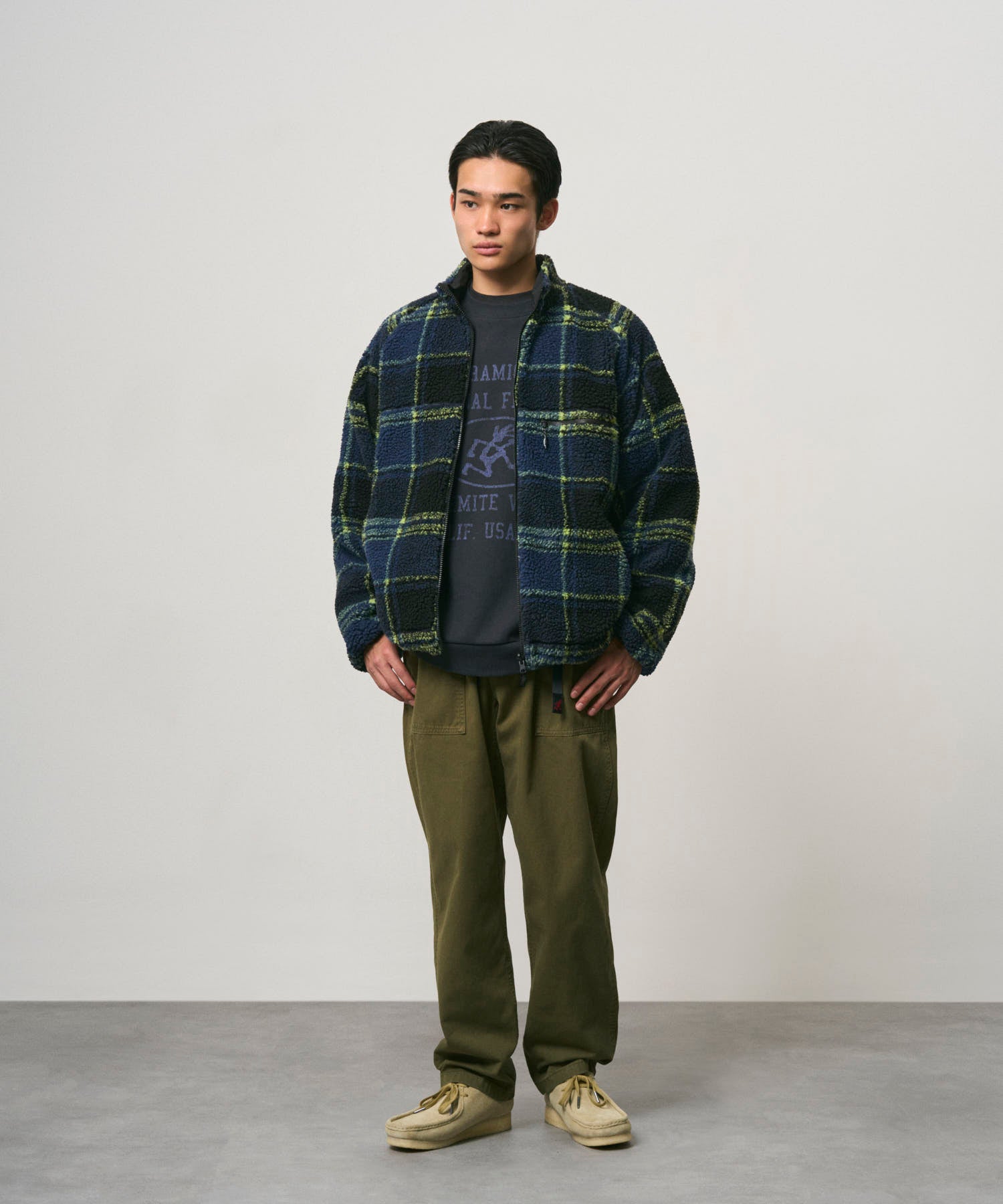 G6FM-J060_PLAIDBLACK_fitting_M4