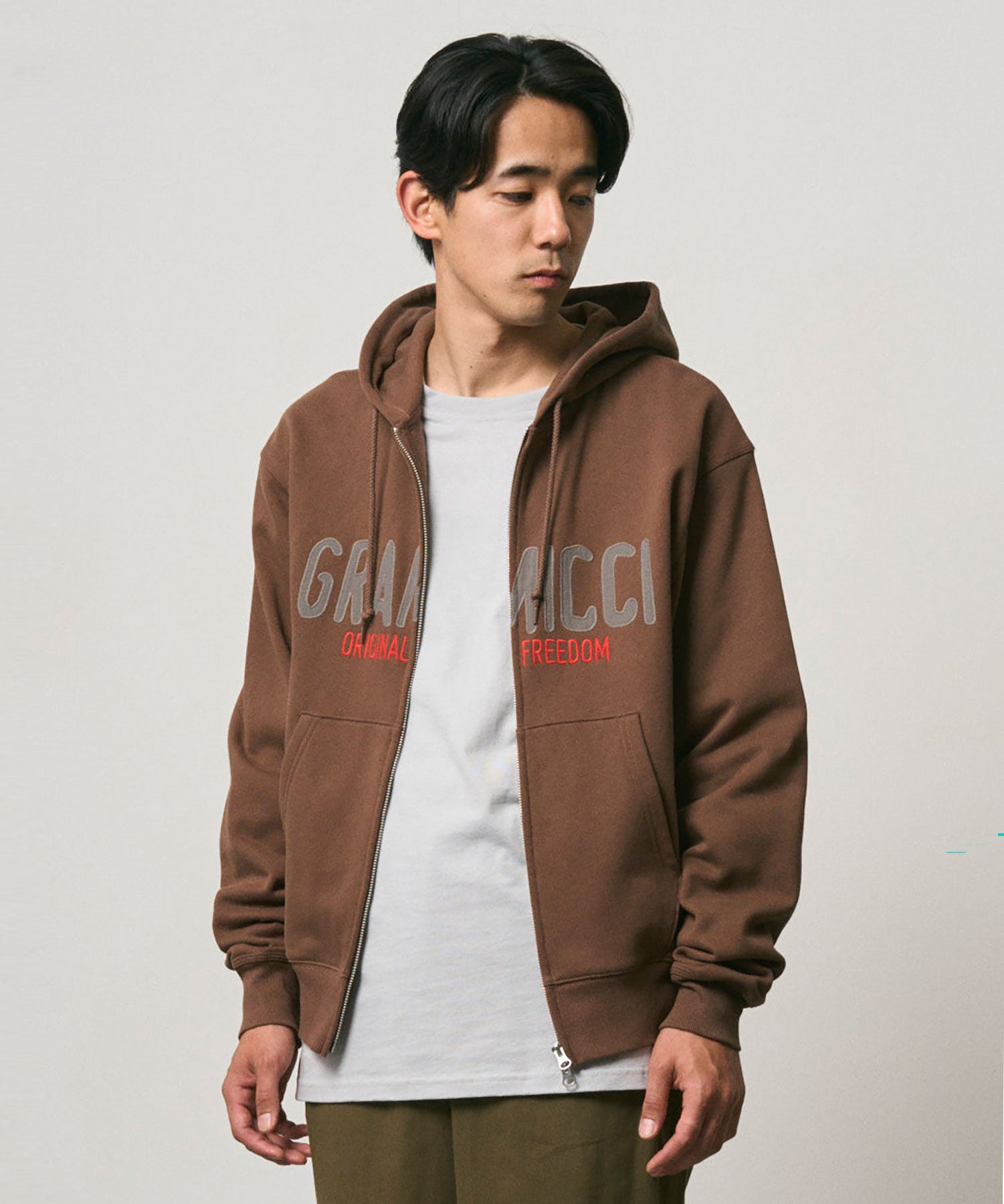 G6FM-J093_BROWN_fitting_M1