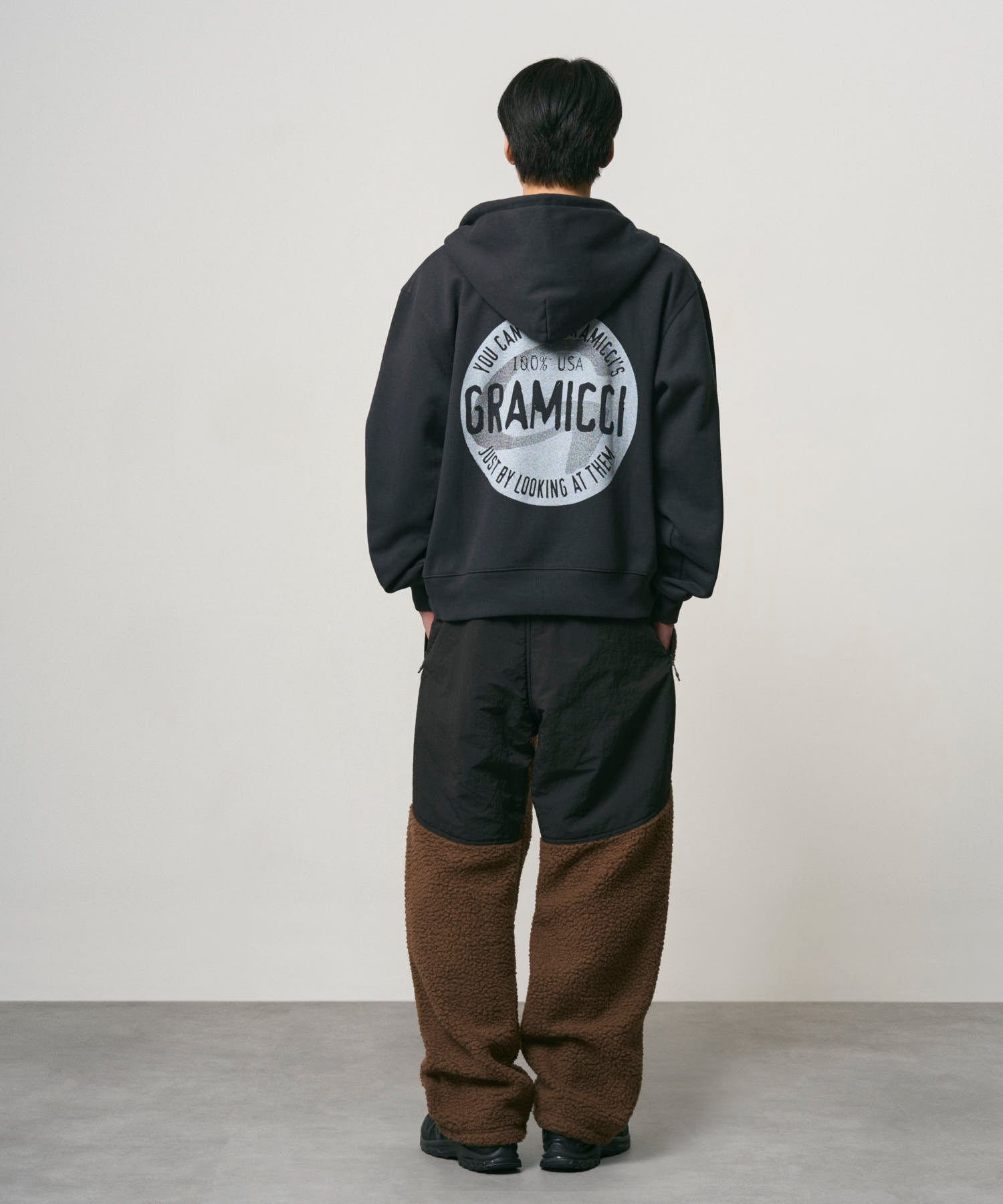 G6FM-J104_VINTAGEBLACK_fitting_M3