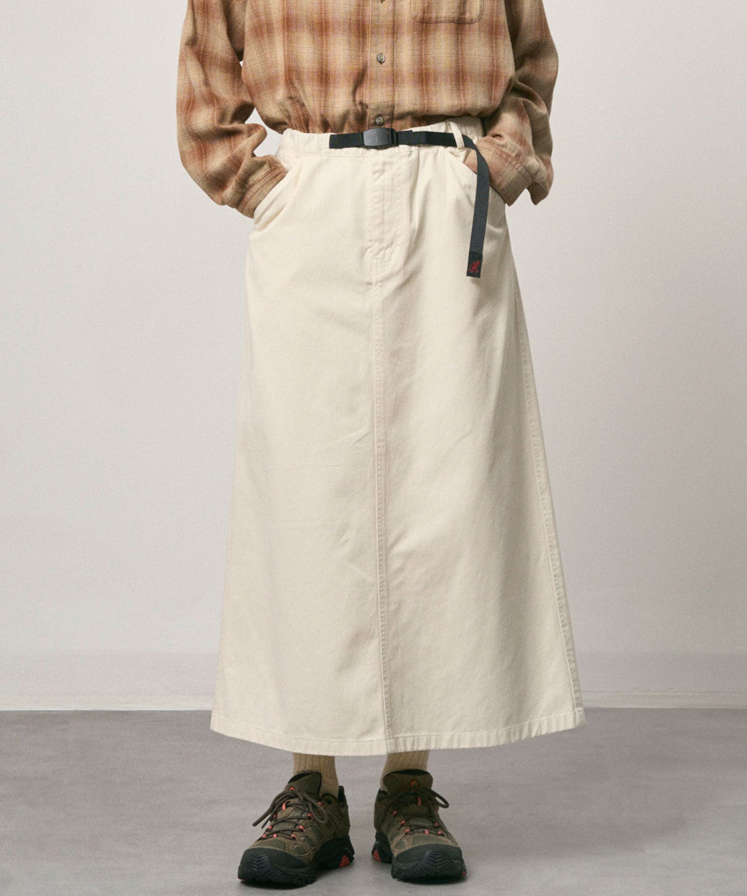 G6FW-SK078_GREIGE_fitting_W1