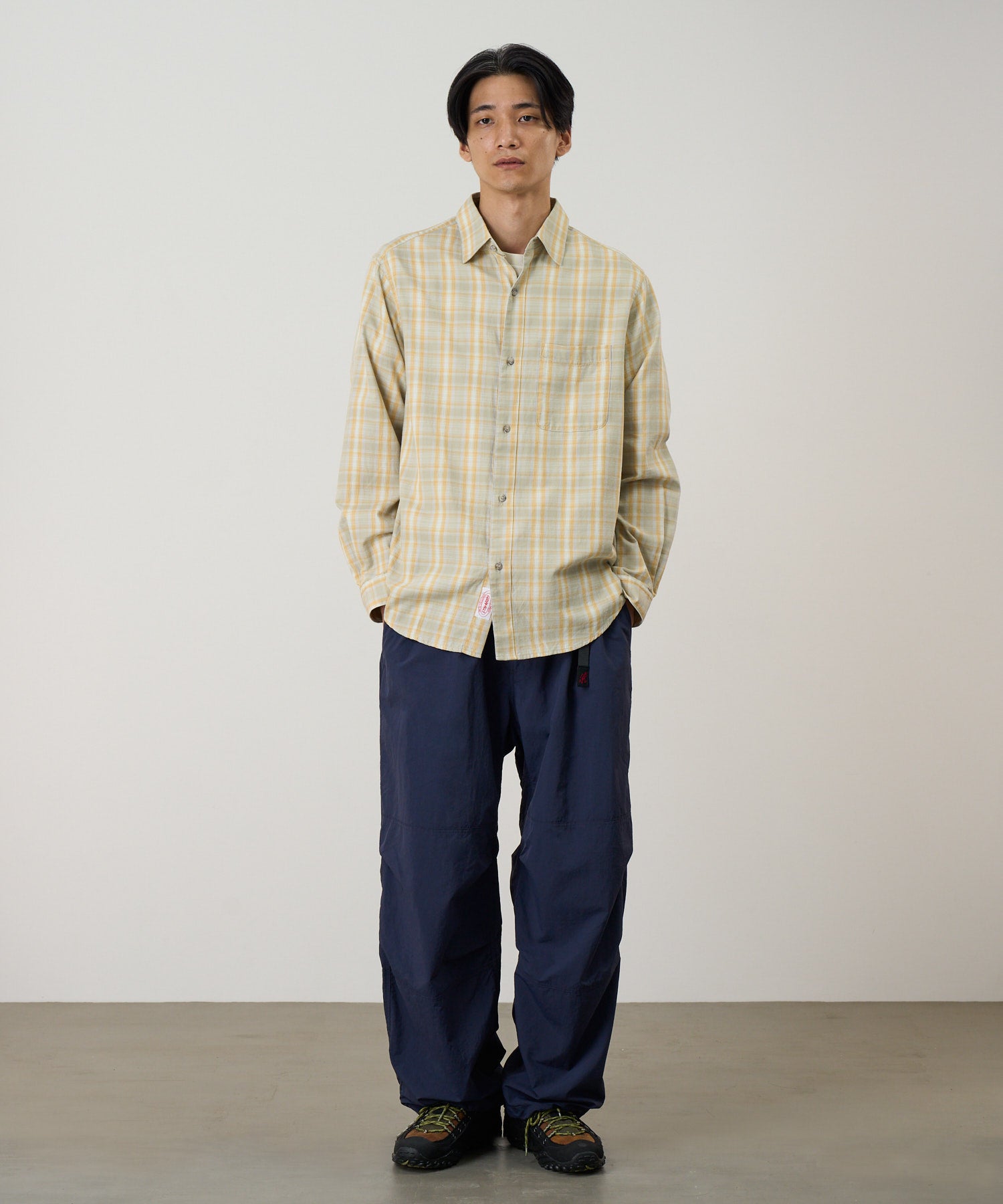 G6SM-J057_MUSTARD_fitting_M1