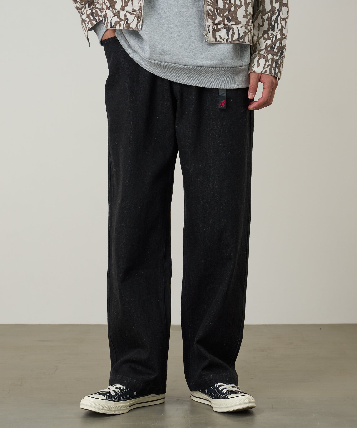 G6SM-P006_BLACK_fitting_M2