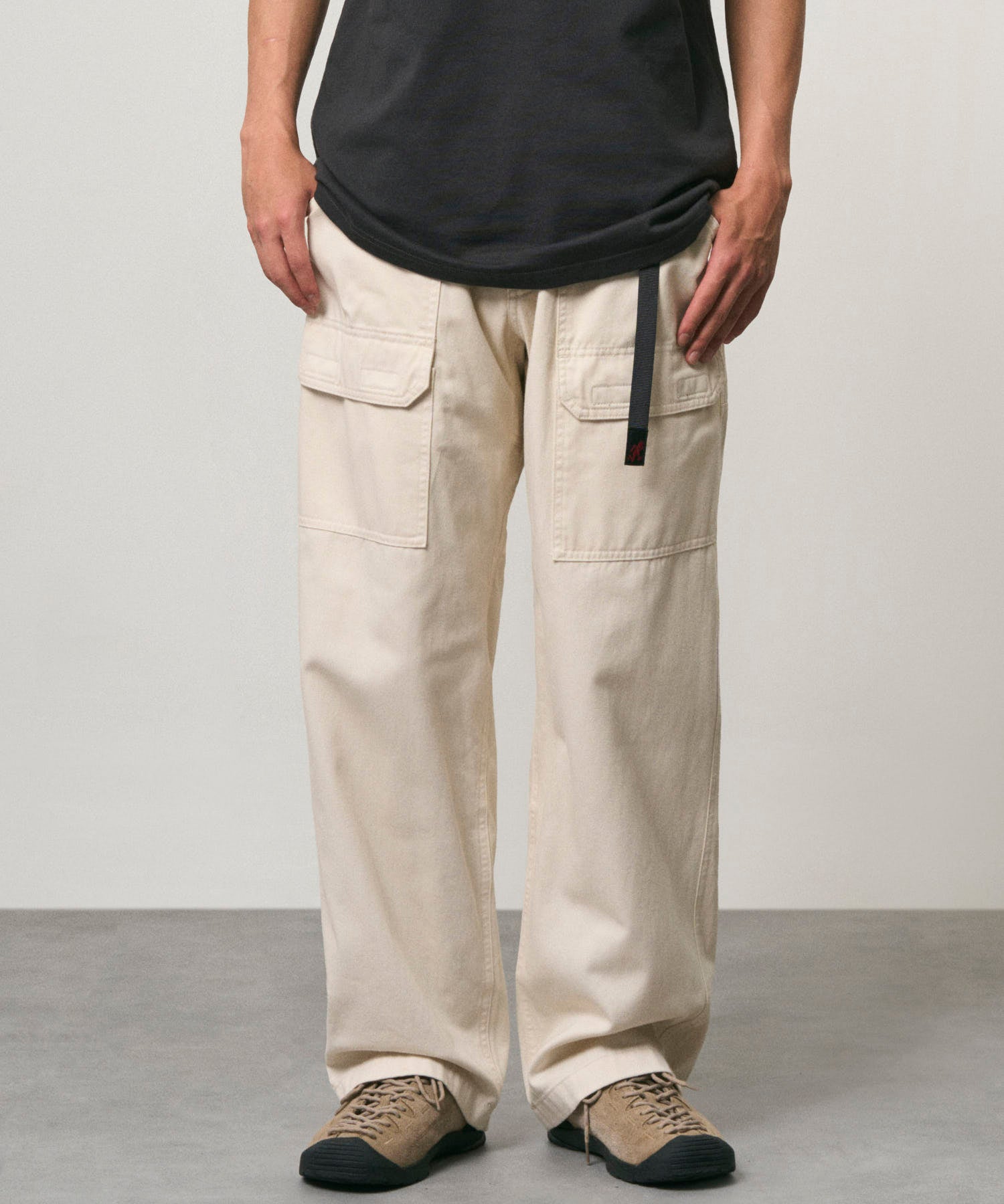G6SM-P084_GREIGE_fitting_M1
