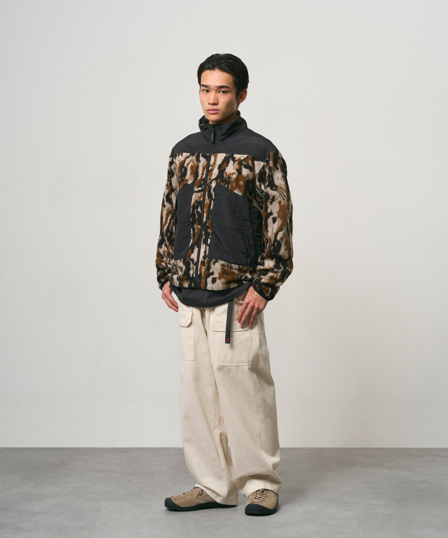 G6SM-P084_GREIGE_fitting_M2