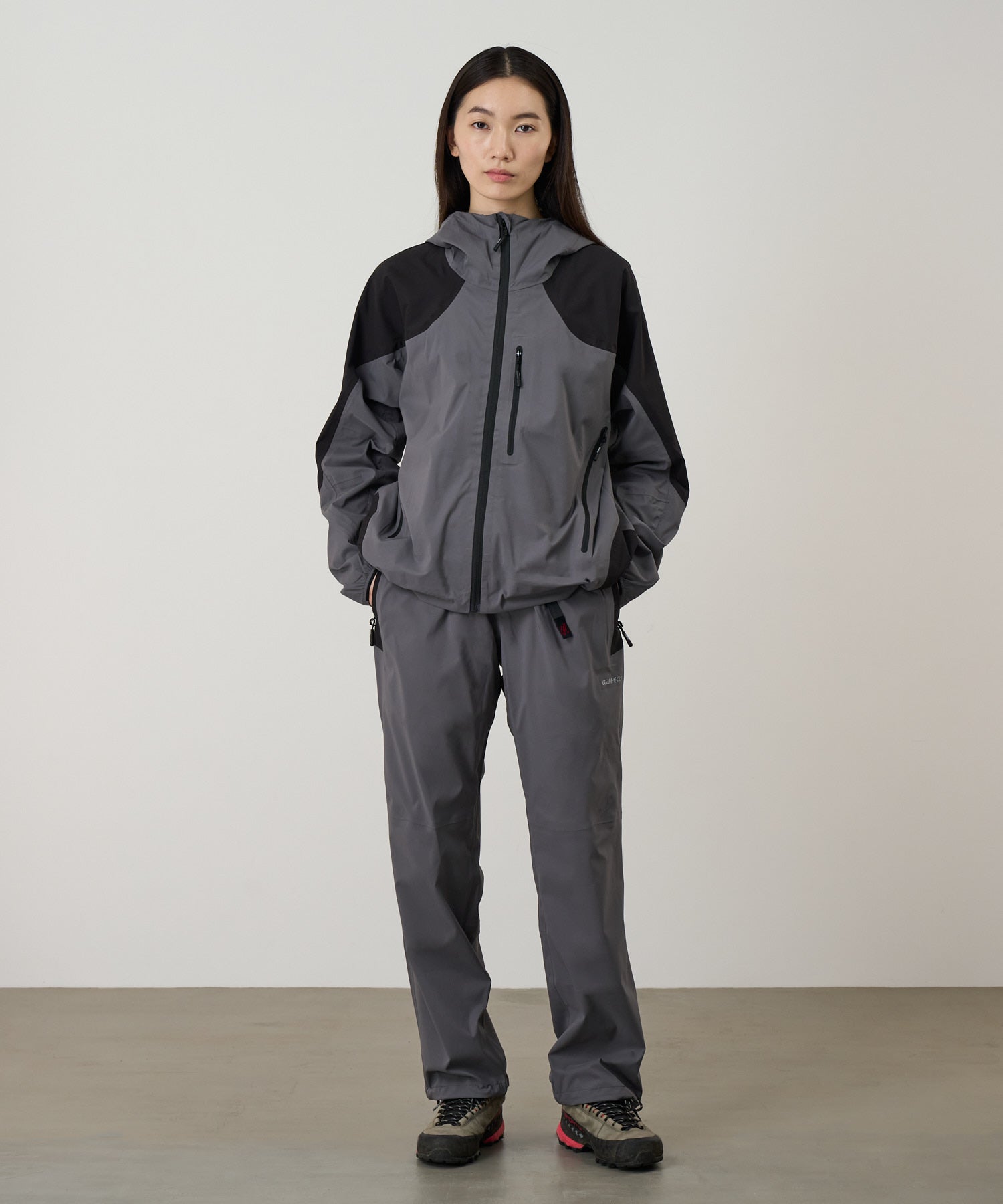 G6SU-J047_BLACK_fitting_W1