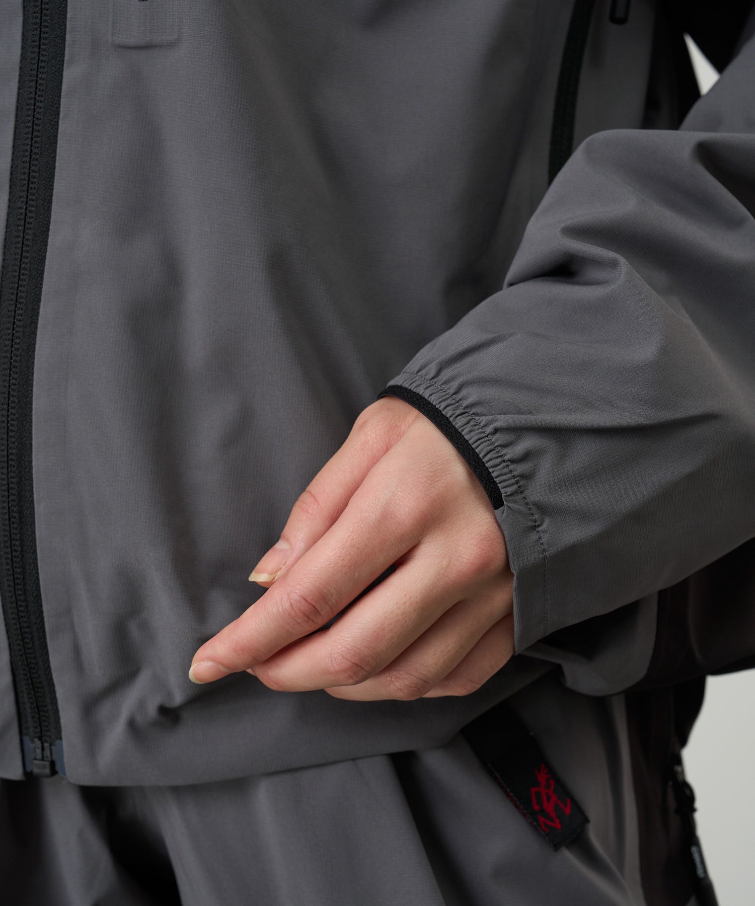 G6SU-J047_BLACK_fitting_W6