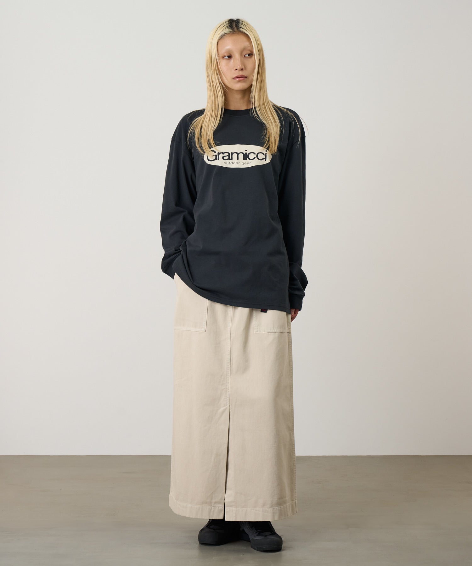 G6SU-T093_VINTAGEBLACK_fitting_W1